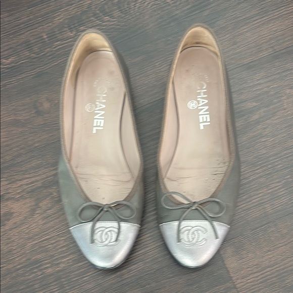 Chanel Women's Grey and Silver Ballet Flats - Picture 2 of 9